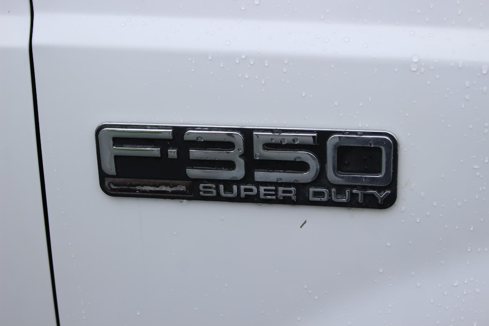 2004 Ford F-350 Lariat photo 11