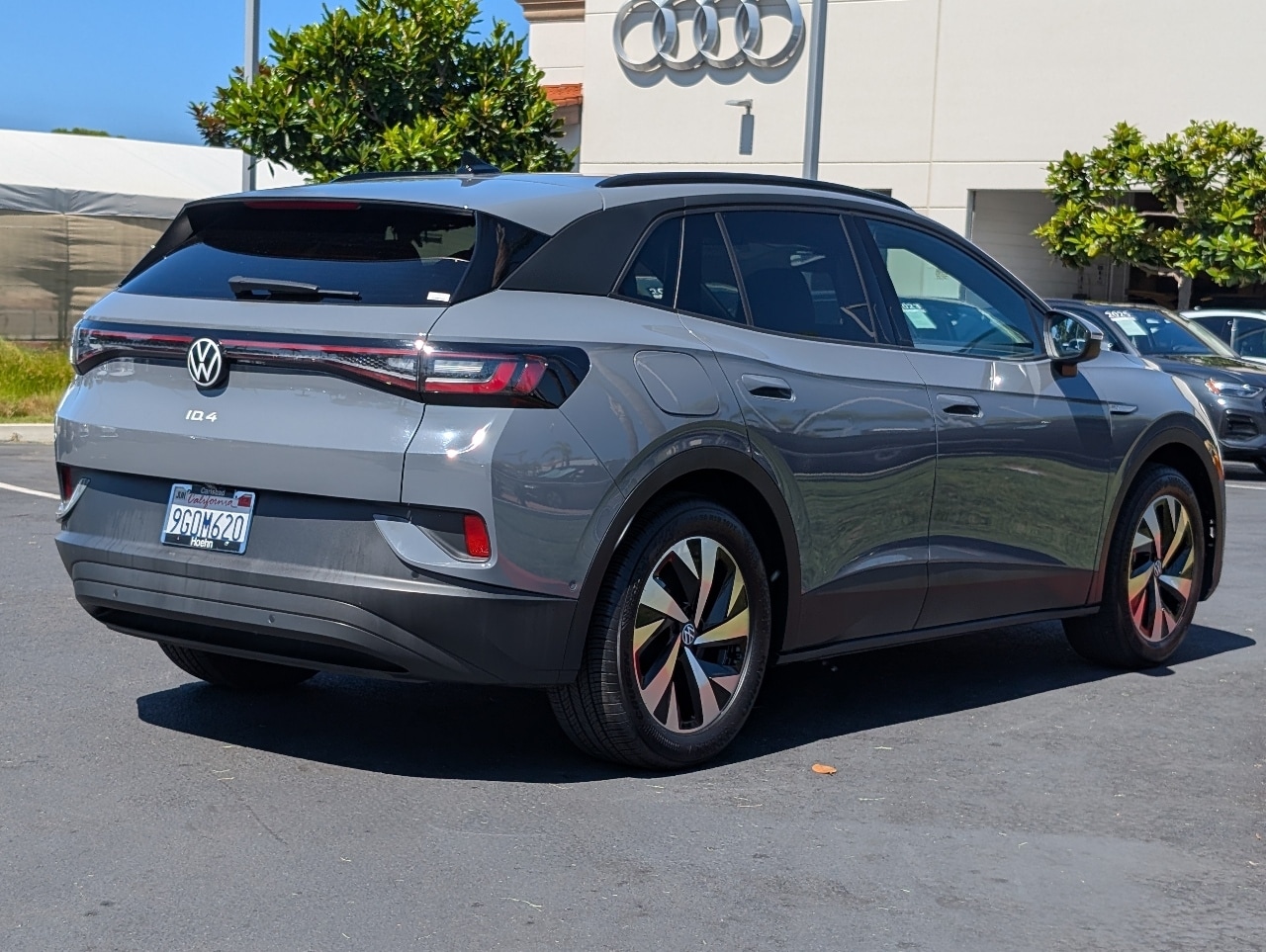 2023 Volkswagen ID.4 Pro photo 11