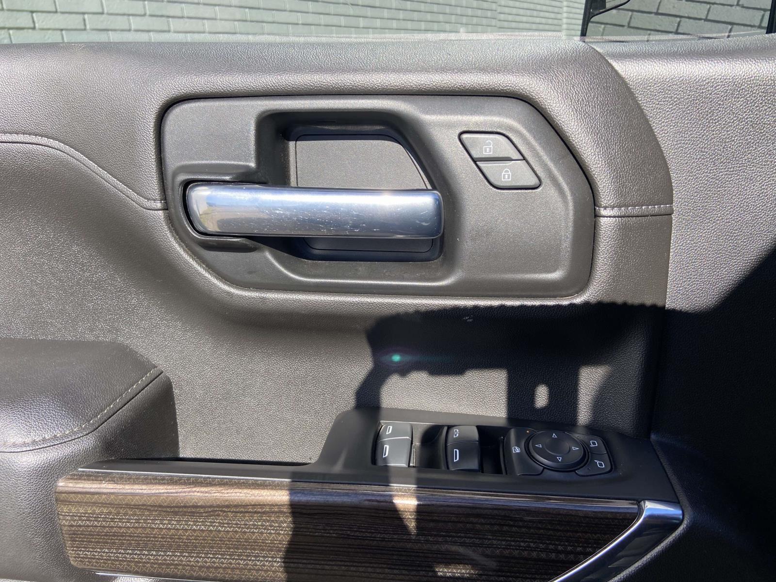 2022 Chevrolet Silverado 1500 RST photo 4