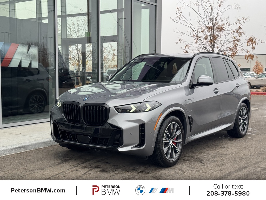 2026 BMW X5 50e's photo