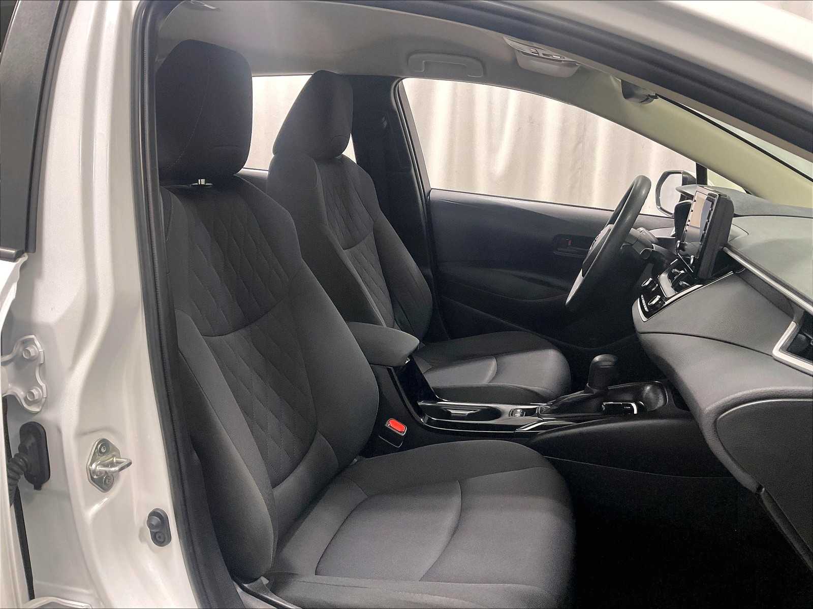2022 Toyota Corolla LE photo 10