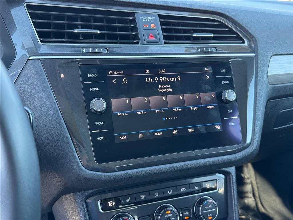 2021 Volkswagen Tiguan SE photo 16