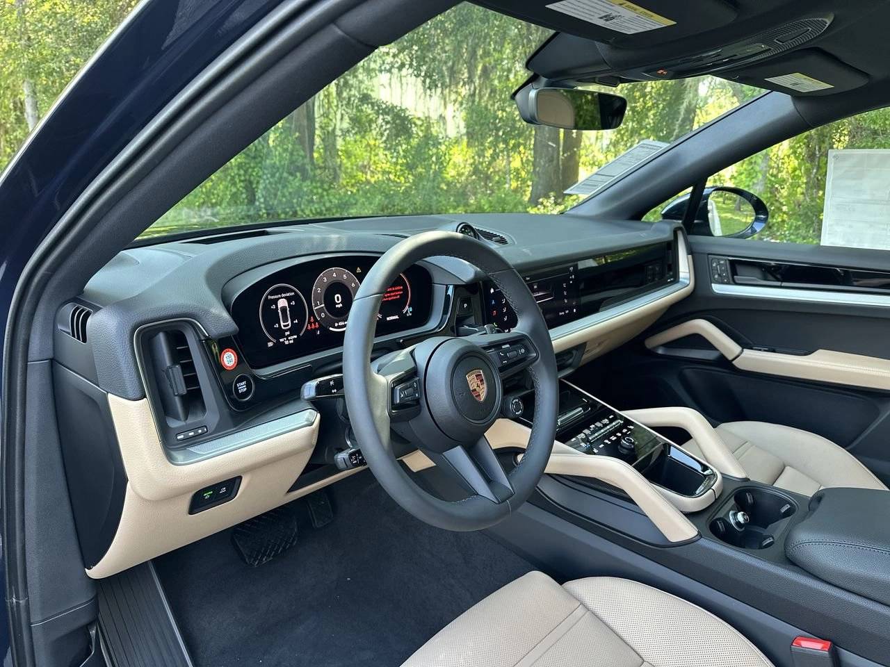 2025 Porsche Cayenne Coupe photo 12