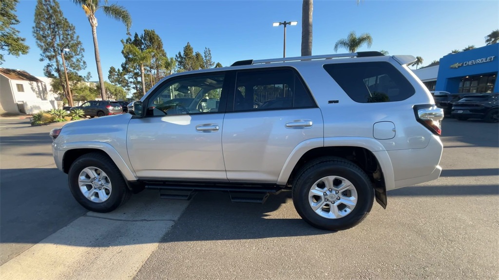 2022 Toyota 4Runner SR5 Premium photo 5