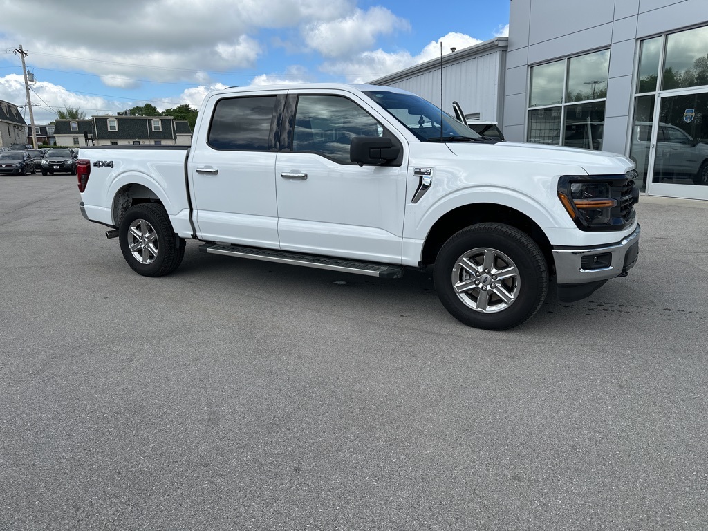 2024 Ford F-150 XLT photo 2