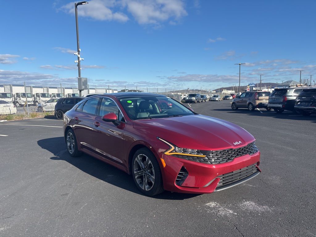 2023 Kia K5 EX's photo