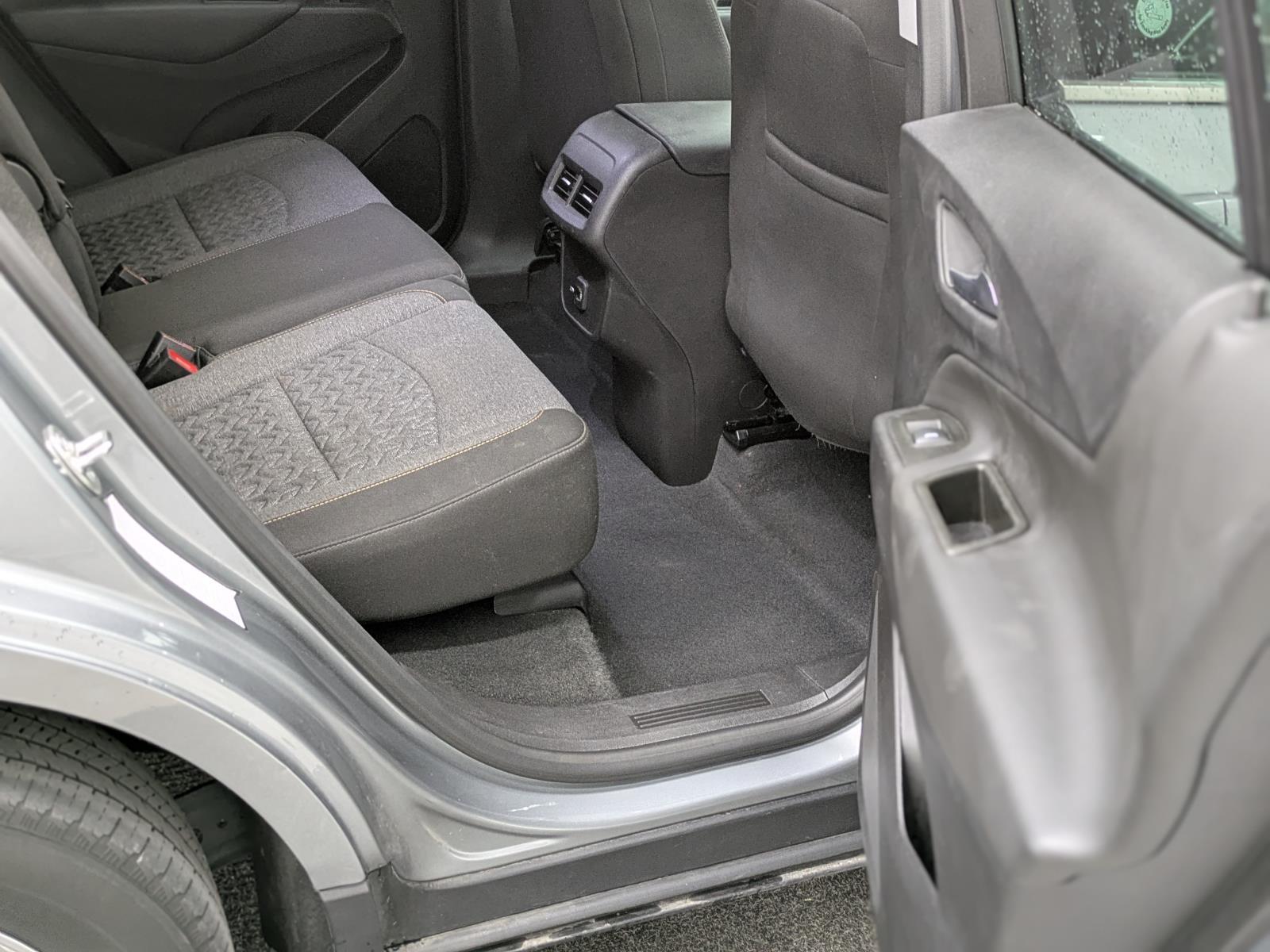 2024 Chevrolet Equinox LT photo 21
