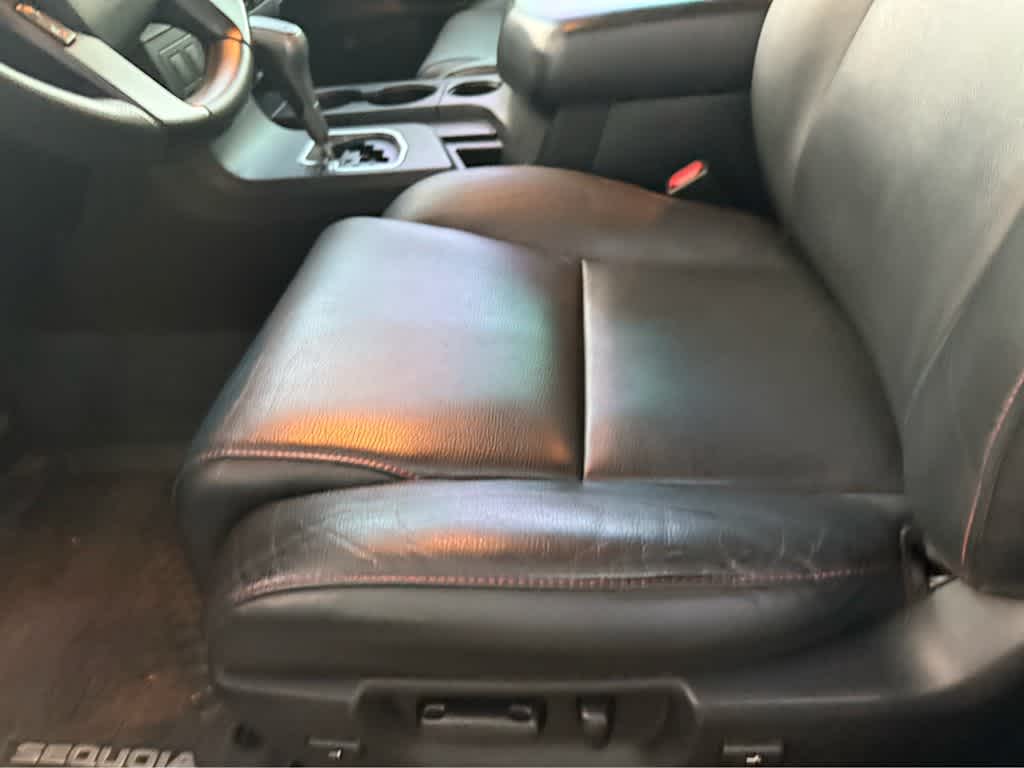 2022 Toyota Sequoia TRD Pro photo 4