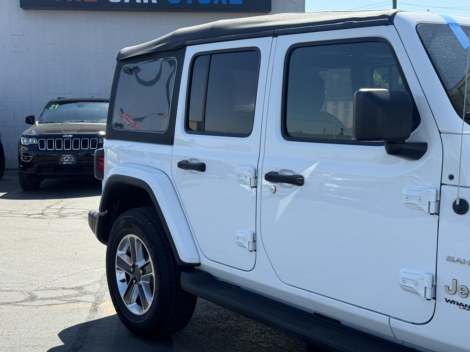 2022 Jeep Wrangler Unlimited Sahara photo 6