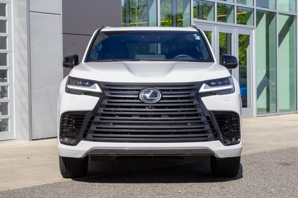 2024 Lexus LX 600 Luxury photo 2