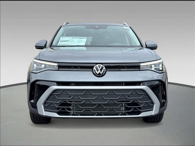 2025 Volkswagen Taos SE photo 2