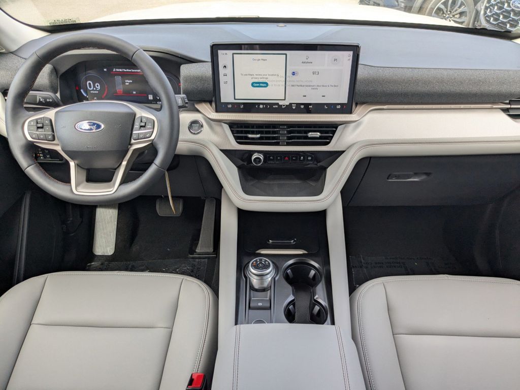 2025 Ford Explorer photo 16