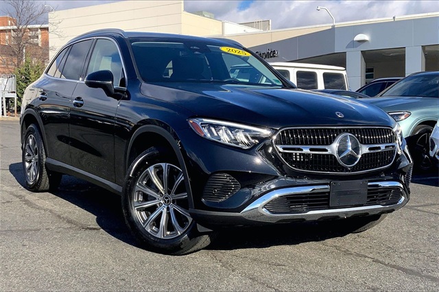 2025 Mercedes-Benz GLC Base's photo