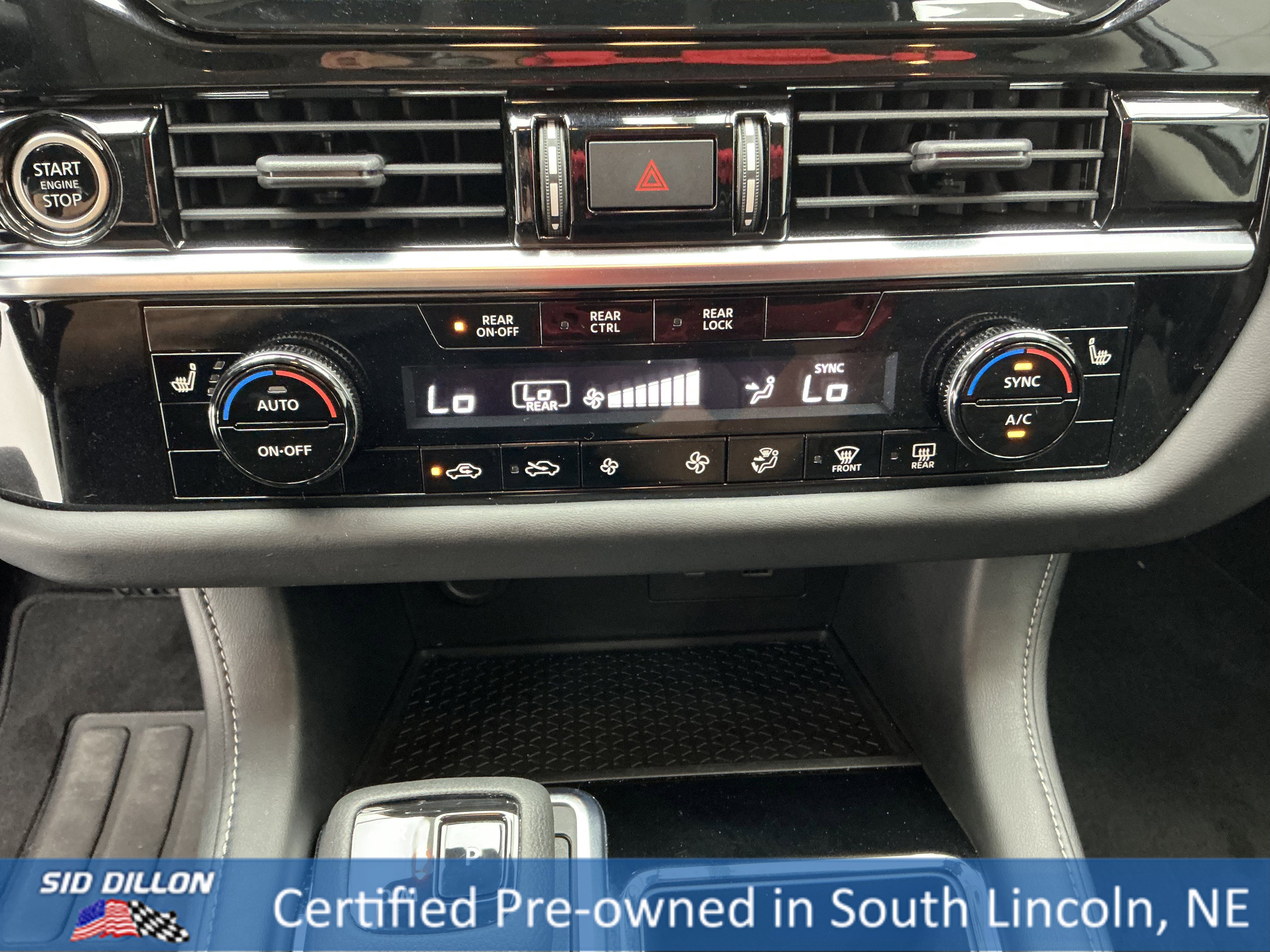 Image of Nissan Pathfinder SV