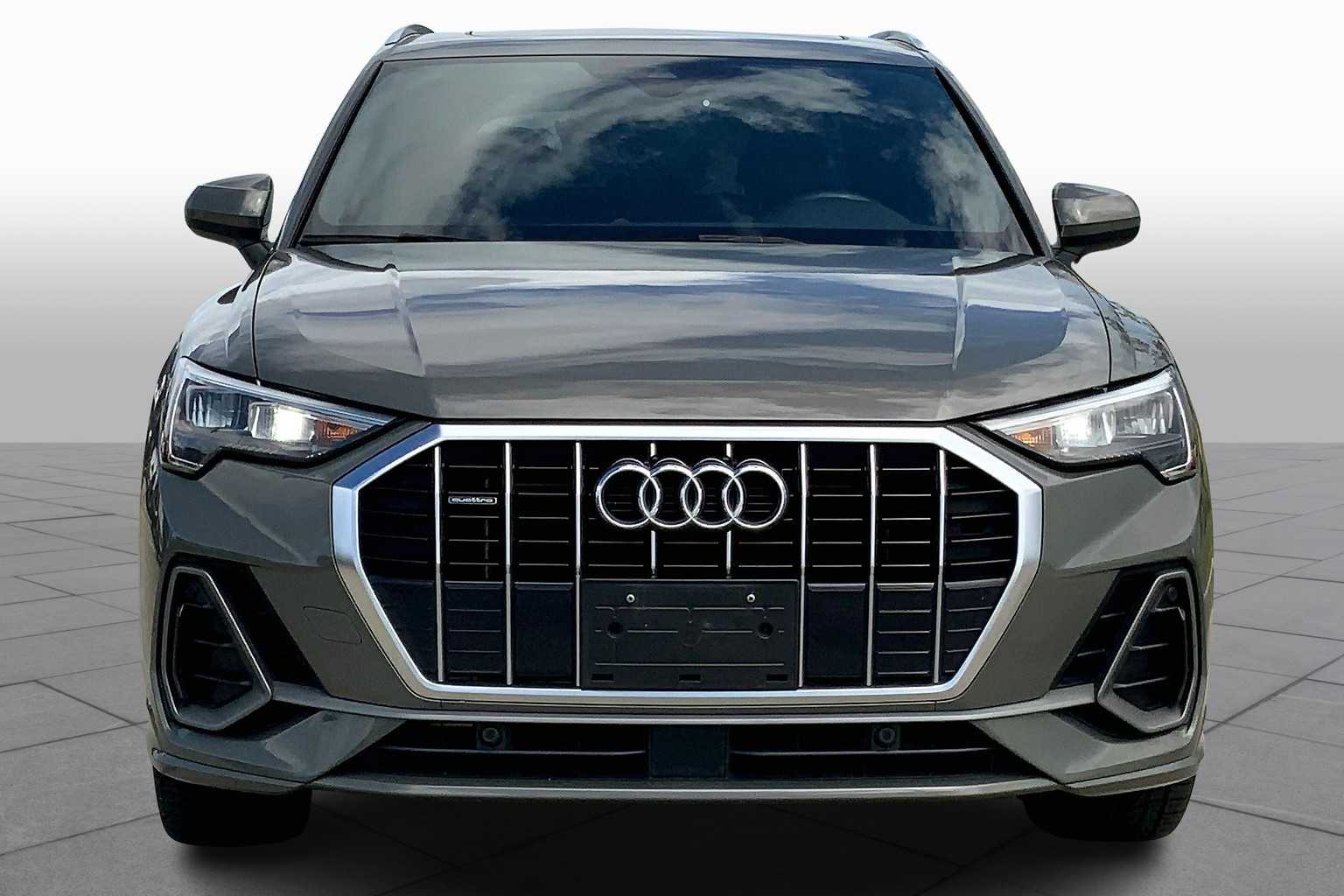 2021 Audi Q3 S line Premium photo 3