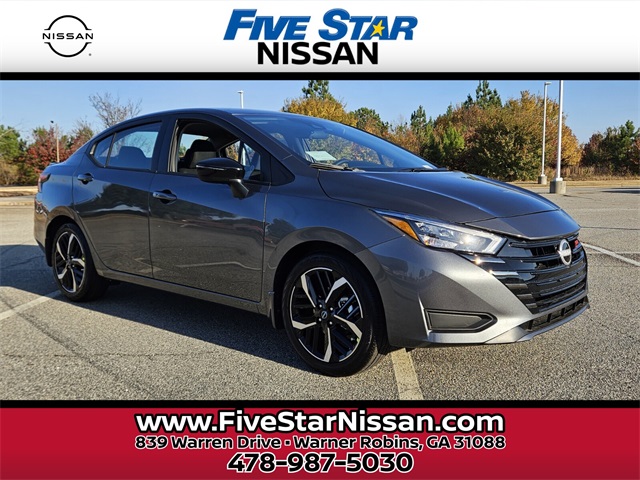 2025 Nissan Versa Sedan SR's photo