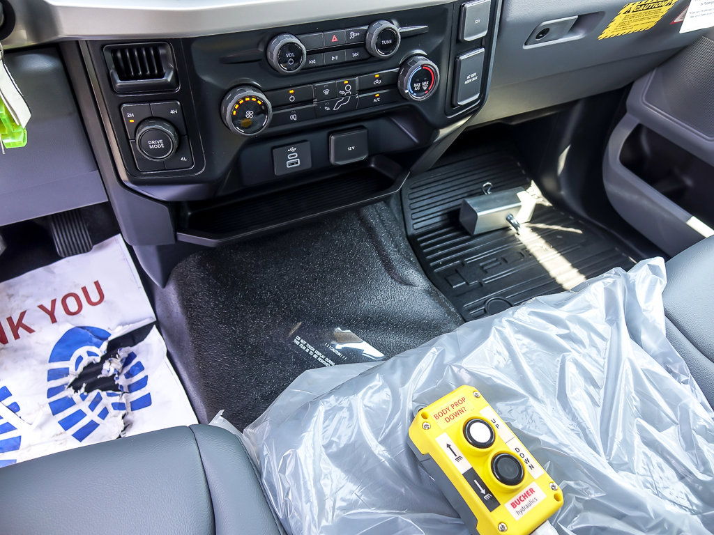 2025 FORD F-450 - Image 19