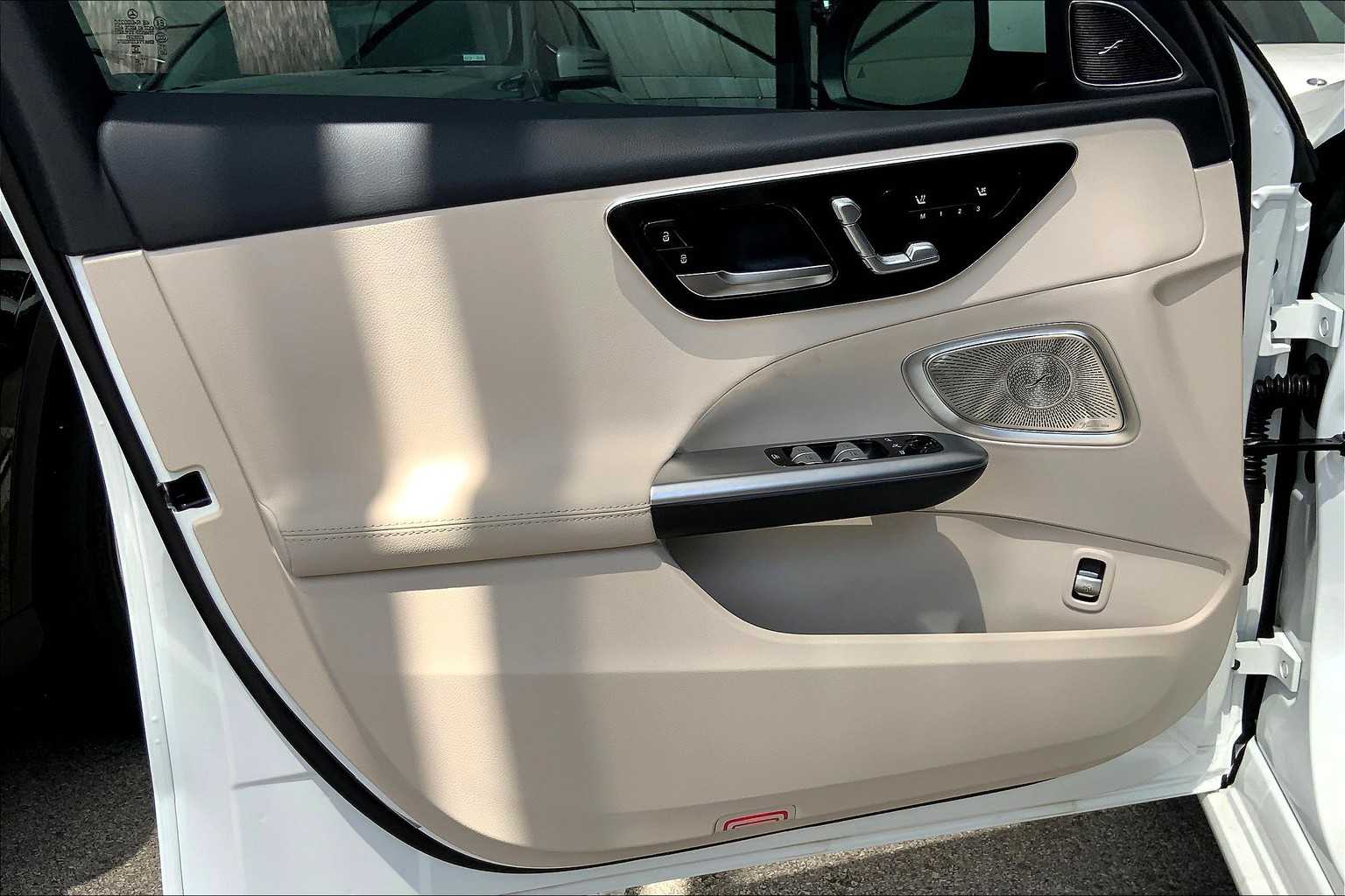 2025 Mercedes Benz C 300 4MATIC Sedan photo 13