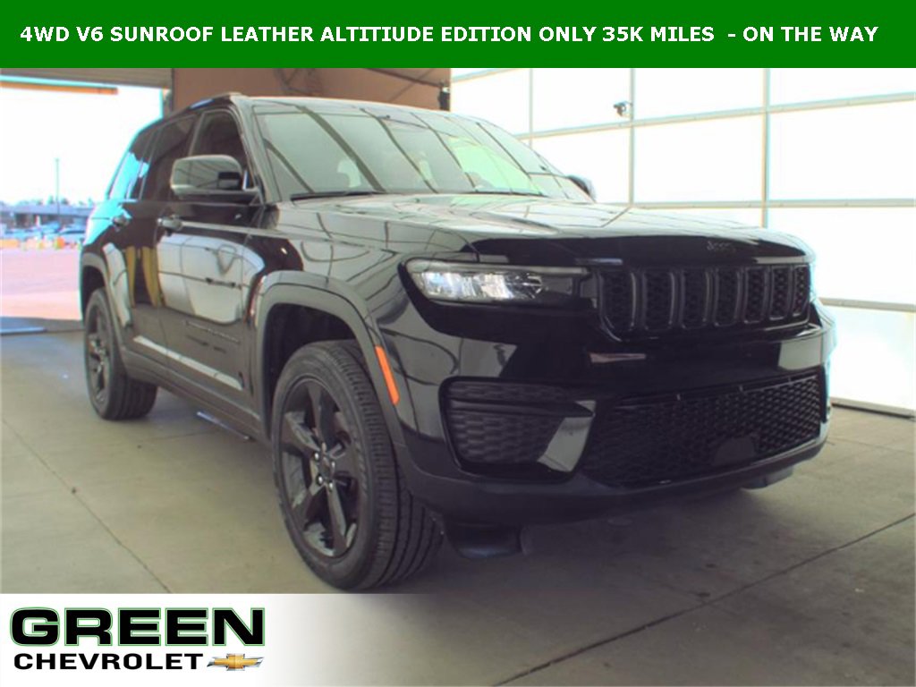 2023 Jeep Grand Cherokee Laredo Altitude photo 2