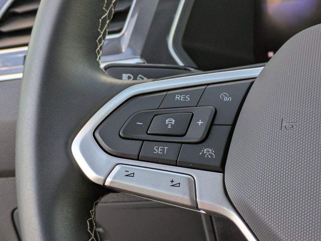 2024 Volkswagen Tiguan SE Wolfsburg Edition photo 13