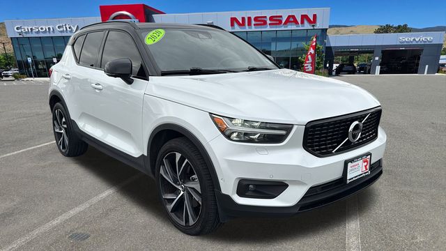 2020 Volvo XC40 R-Design