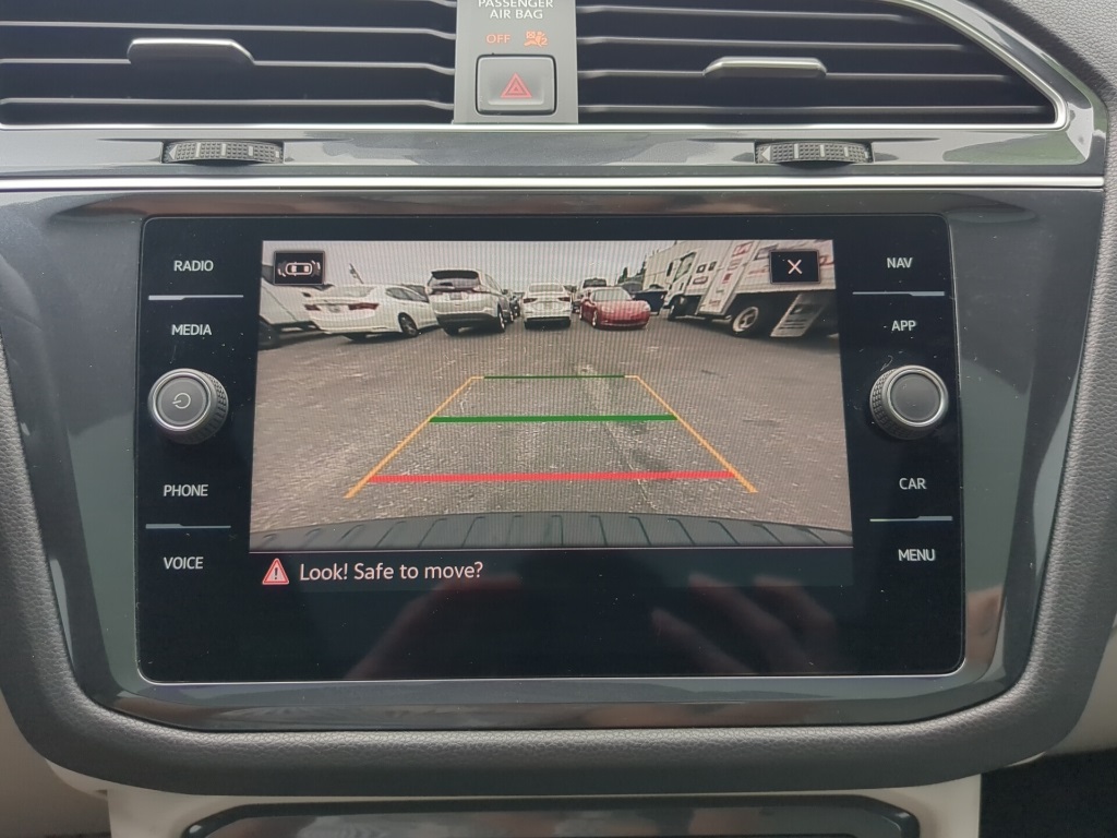 2024 Volkswagen Tiguan SEL R-Line Black photo 3