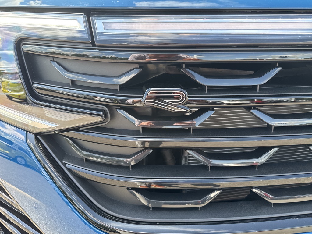 2026 Volkswagen Atlas Cross Sport SEL R-Line photo 18