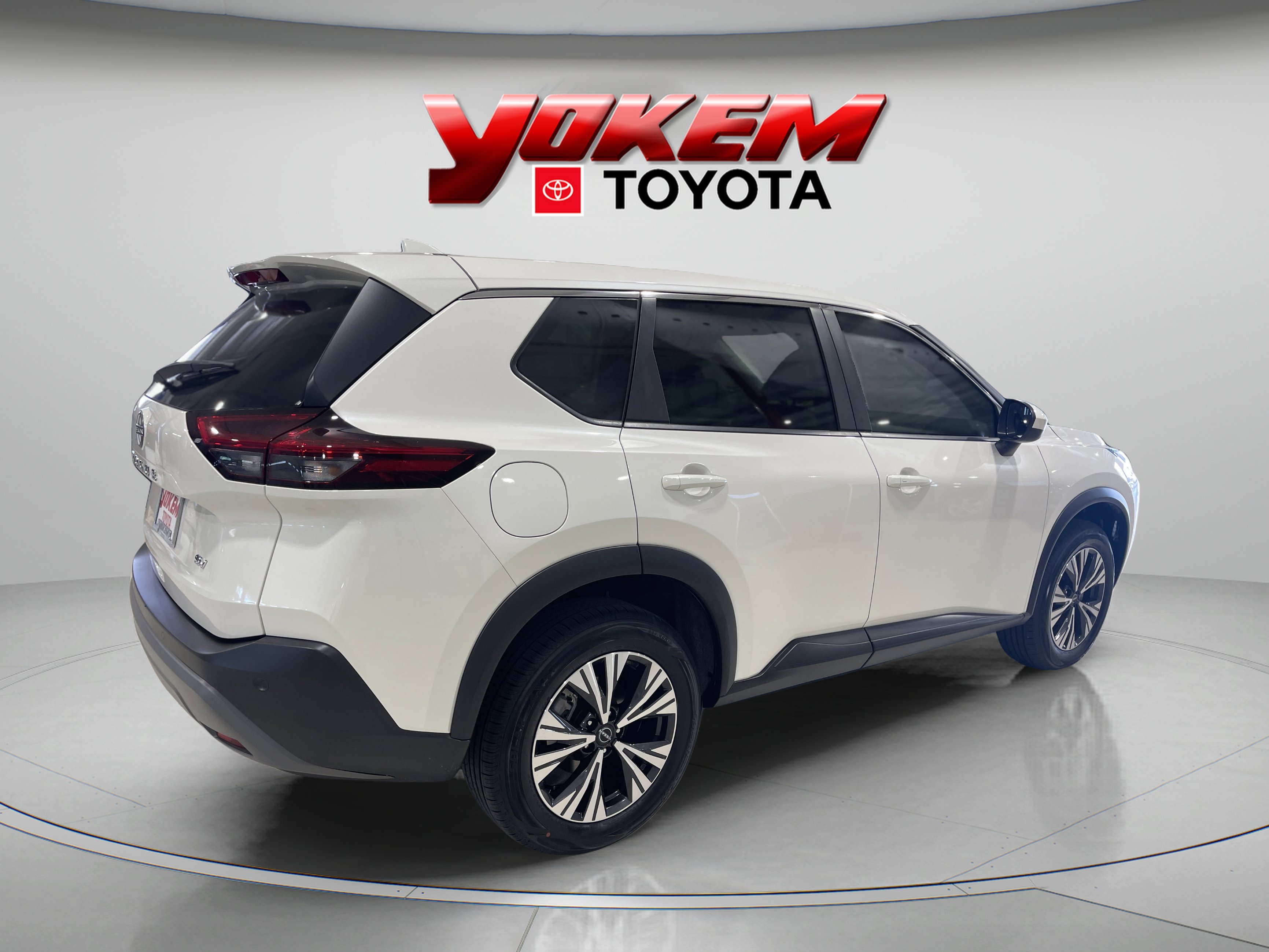 2023 Nissan Rogue SV photo 4