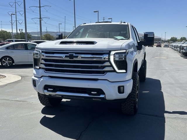 2025 Chevrolet Silverado 3500HD High Country photo 4