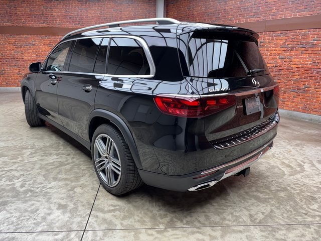 2025 Mercedes Benz GLS 450 4MATIC photo 2