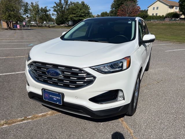 2022 Ford Edge Titanium photo 3