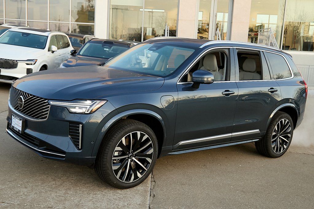 2026 VOLVO XC90 - Image 5
