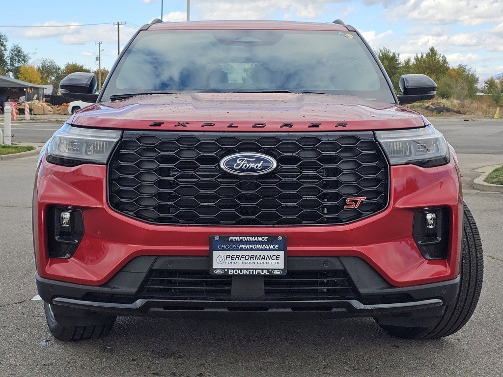 2026 Ford Explorer ST photo 3