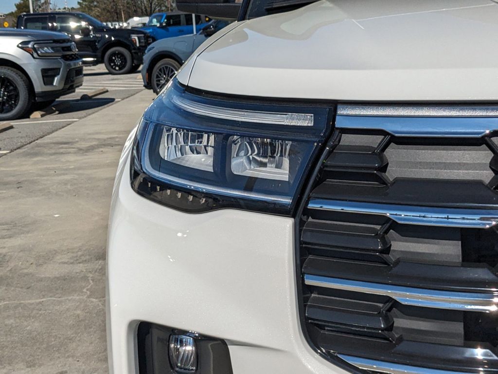 2025 Ford Explorer photo 9