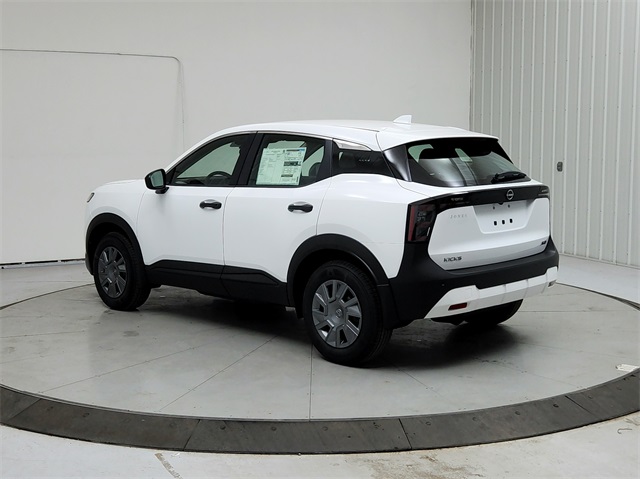 2025 Nissan Kicks S photo 3