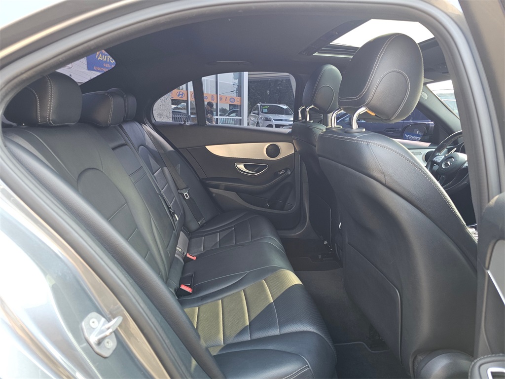 2018 Mercedes Benz C 300 photo 13