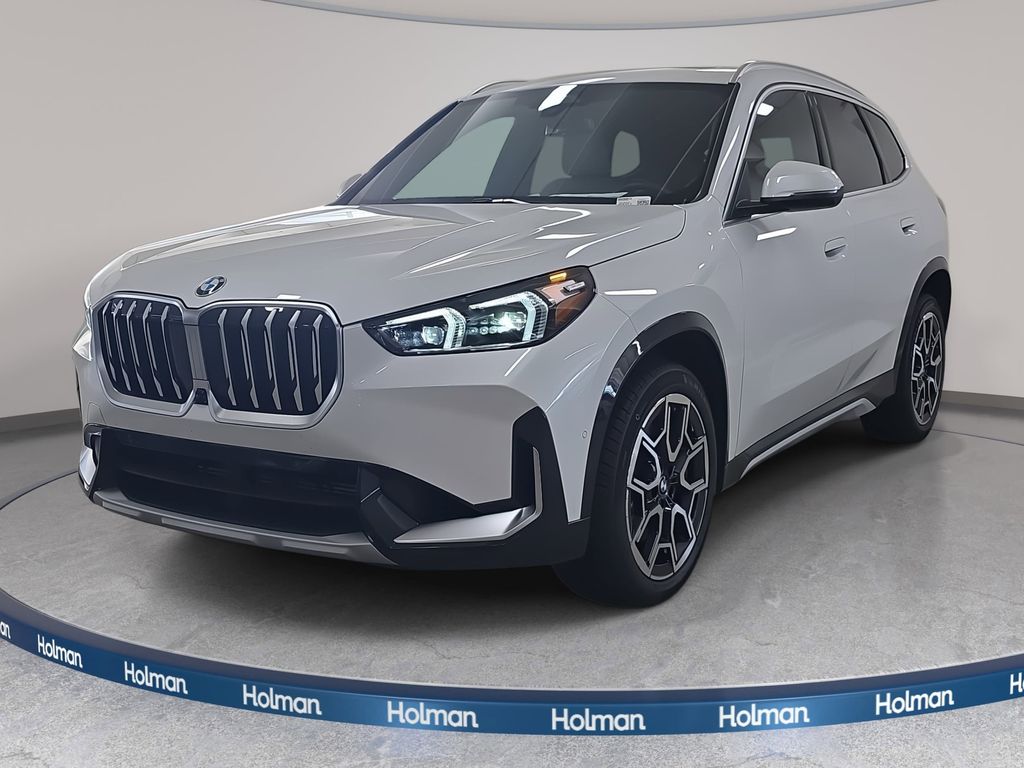 2025 BMW X1 28i's photo