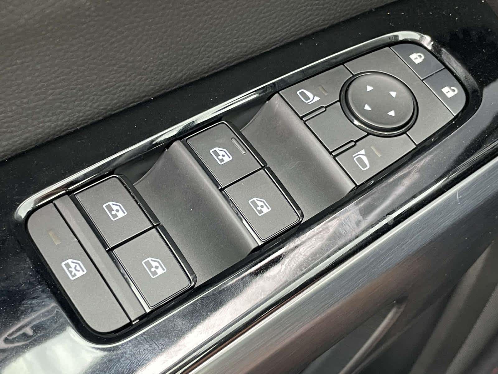 2025 Nissan Pathfinder SL photo 23