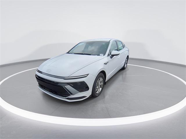 2025 Hyundai Sonata SE photo 4