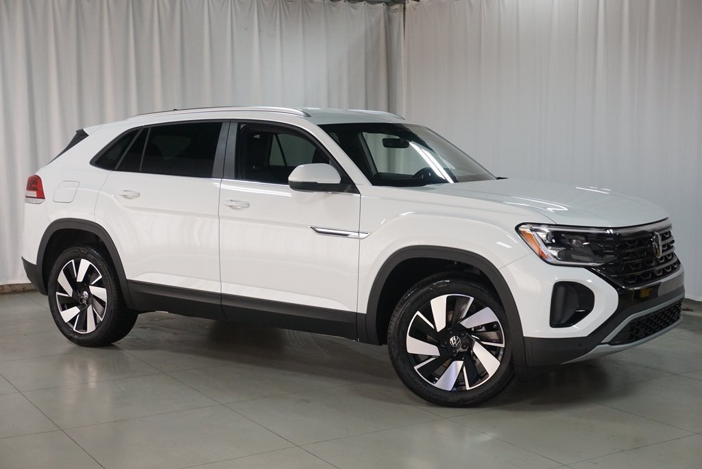 2025 Volkswagen Atlas Cross Sport SE Technology photo 3