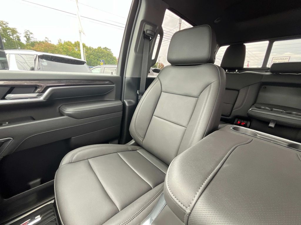 2025 Chevrolet Silverado 2500HD LTZ photo 27