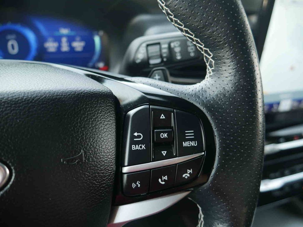 2022 Ford Explorer ST photo 35