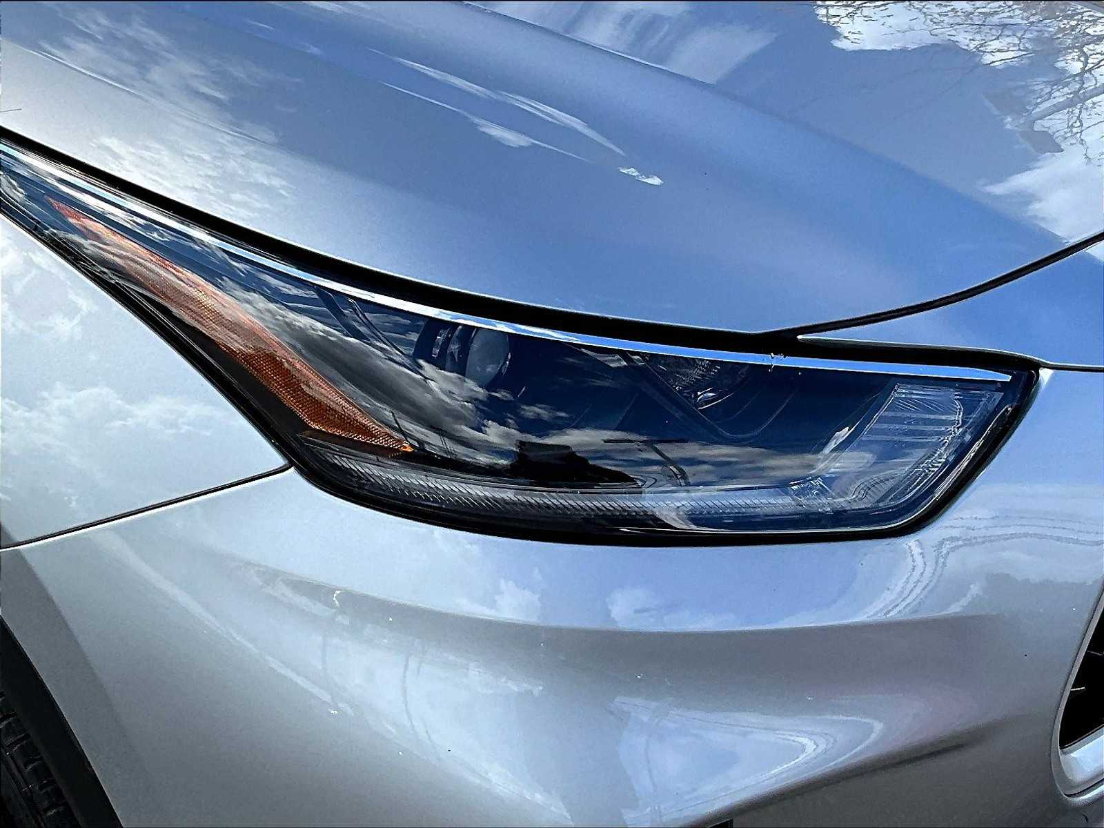 2021 Toyota Highlander XLE photo 30