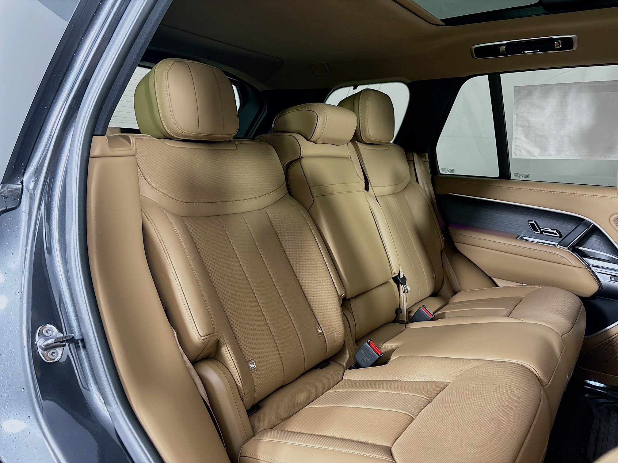 2025 Land Rover Range Rover SE photo 23