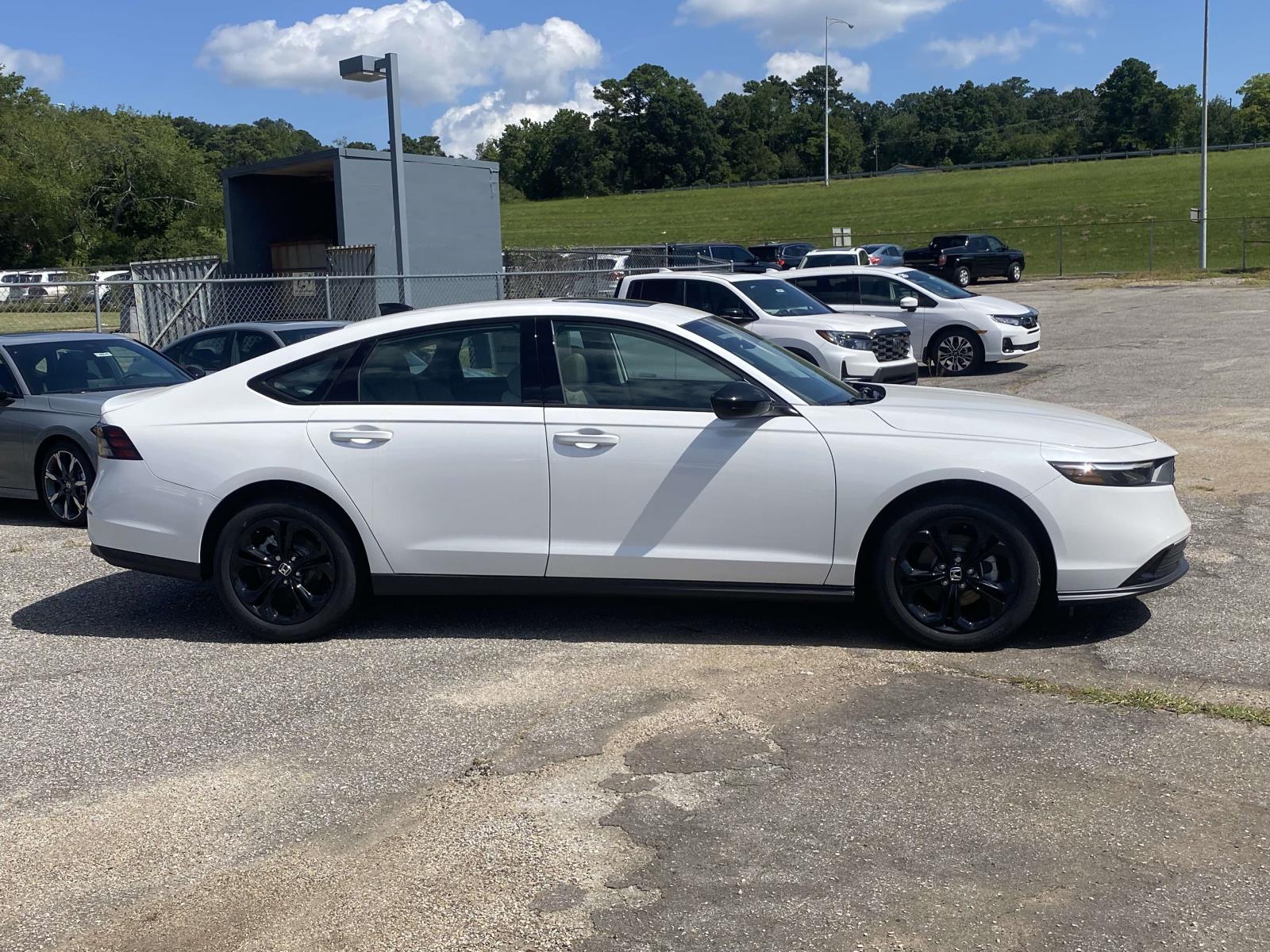 2025 Honda Accord SE photo 2