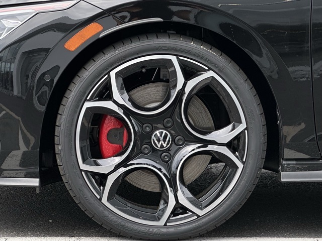 2025 Volkswagen Golf GTI Autobahn photo 5