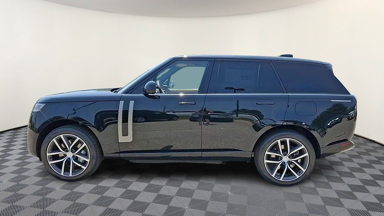 2025 Land Rover Range Rover SE photo 4