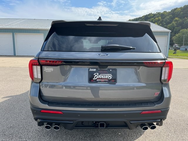 2025 Ford Explorer ST photo 6