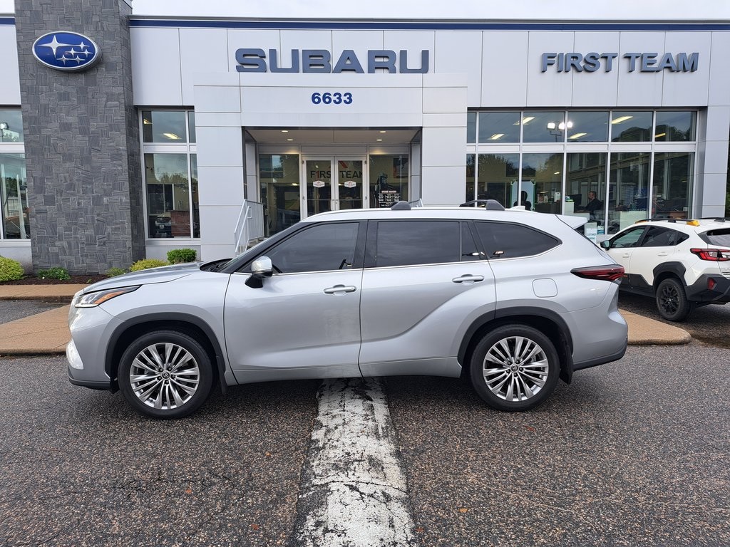 2024 Toyota Highlander Platinum photo 3