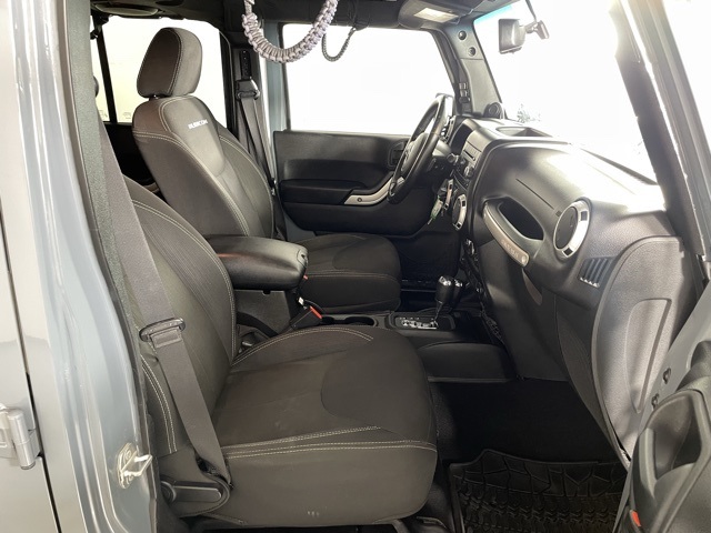 2014 Jeep Wrangler Unlimited Rubicon photo 33